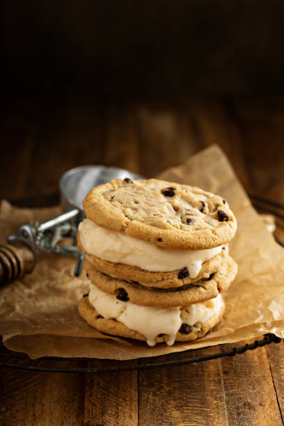 istock Ice cream sandwiches with chocolate chip cookies 811503230