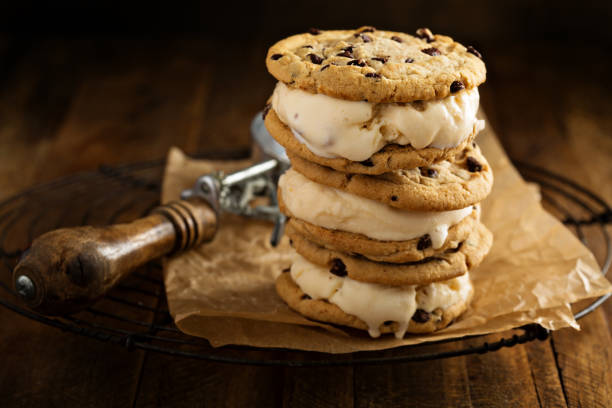 istock Ice cream sandwiches with chocolate chip cookies 811503360