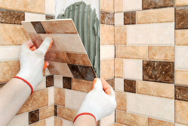 istock Installation of ceramic tiles. 811610050
