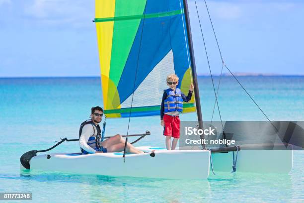 Foto de Actividade De Verão Família e mais fotos de stock de Caribe - Caribe, Família, Catamaran