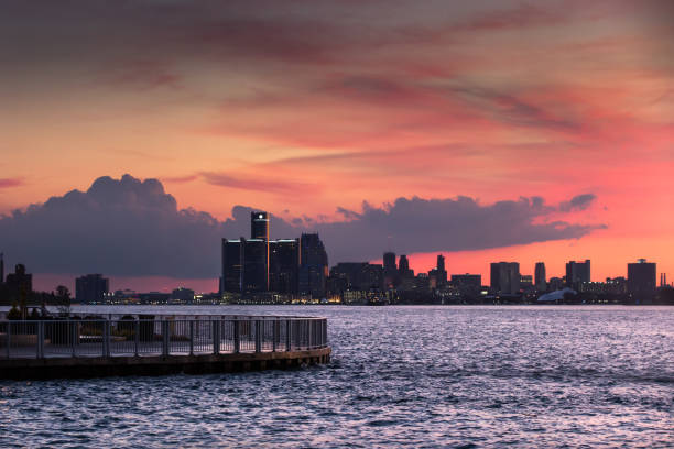 istock Detroit Skyline at Dusk 811778284