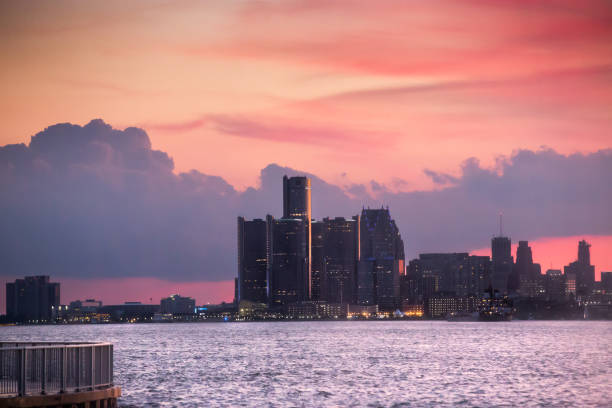 istock Detroit Skyline at Dusk 811778294