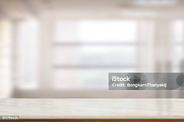 Leere Marmor Tischplatte Oder Marmor Zähler Im Hintergrund Unscharf Leeren Büro Stockfoto und mehr Bilder von Tisch