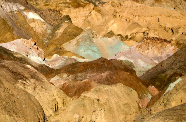 istock Artists Palette in Death valley 811841158
