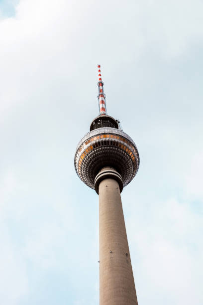 fernsehturm de berlin tour de télévision de - television tower flash photos et images de collection