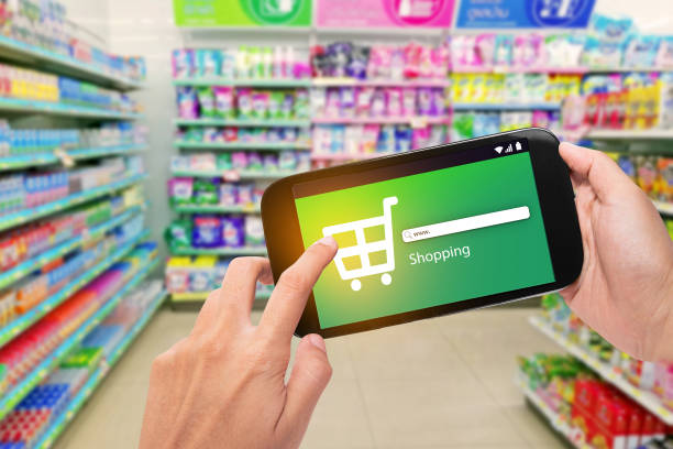 istock mobile phone with supermarket 811914798