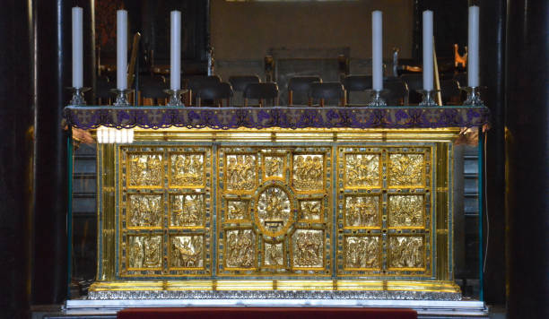 istock Golden altar Sant'Ambrogio 811927350