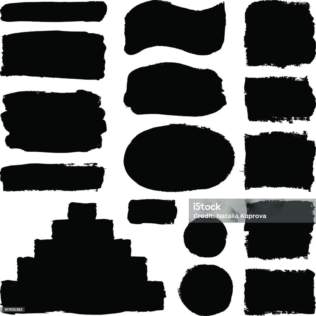 Main tiré des coups de pinceau de peinture noire abstraite. Vecteur défini ensemble de formes isolé sur fond blanc. Ronde, ovale, pyramide, cercle, ellipse, éléments rectangle pour le design. - clipart vectoriel de Boîte libre de droits