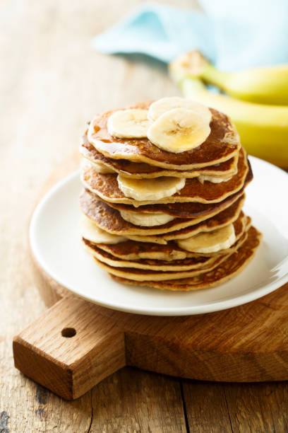 istock Banana pancakes 811958550