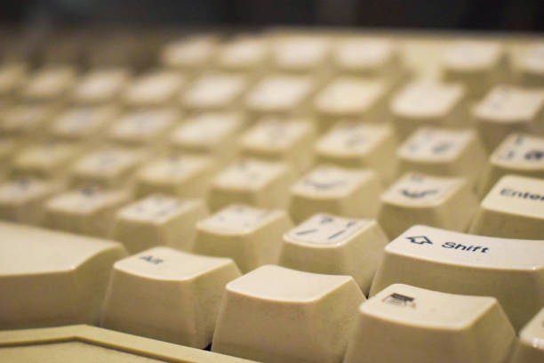 old компьютерная клавиатура - typewriter keyboard фотографии стоковые фото и изображения
