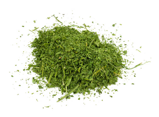 istock dried parsley isolated on white 812130184