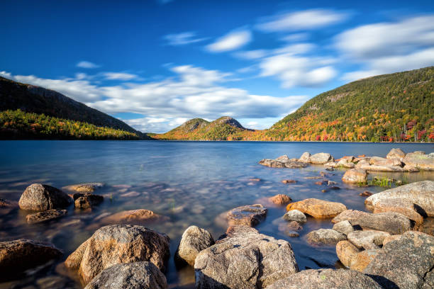 jordan pond in acadia national park - jordan imagens e fotografias de stock