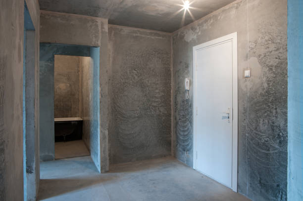 istock room in a new flat without finishing 812237428