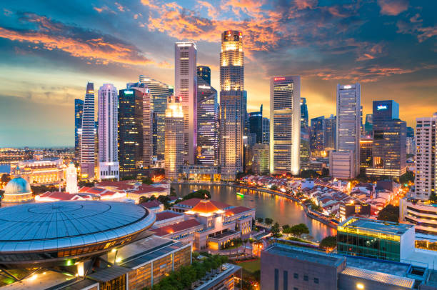 panoramablick auf urbane stadtbild in singapur - singapore harbour stock-fotos und bilder