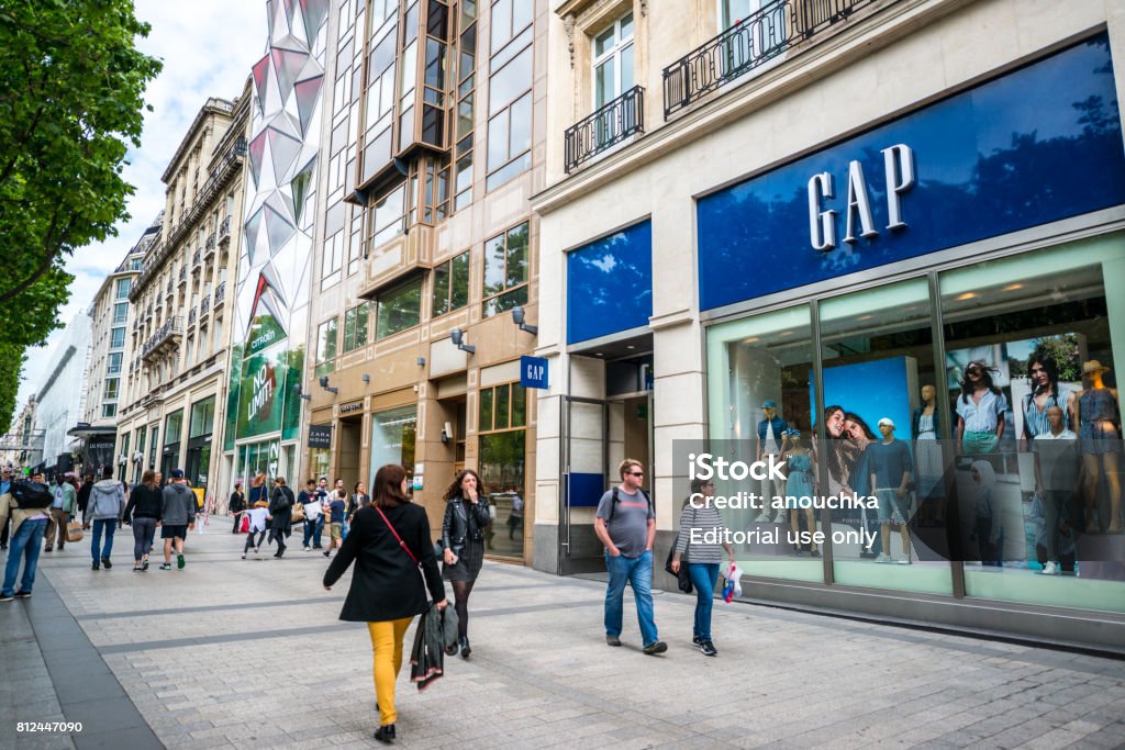 Lücke-Speicher auf Avenue des Champs-Elysées, Paris, Frankreich - Lizenzfrei Einzelhandel - Konsum Stock-Foto