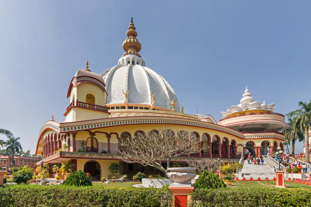 mayapur tempel, iskon hauptsitz. - hase temple stock-fotos und bilder