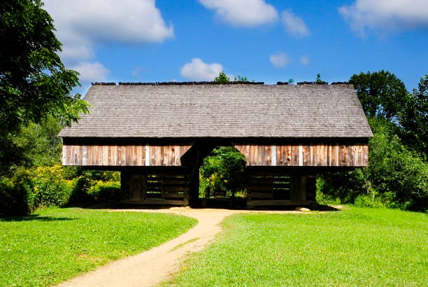 istock Cantilever barn in Cades Cove 812648876