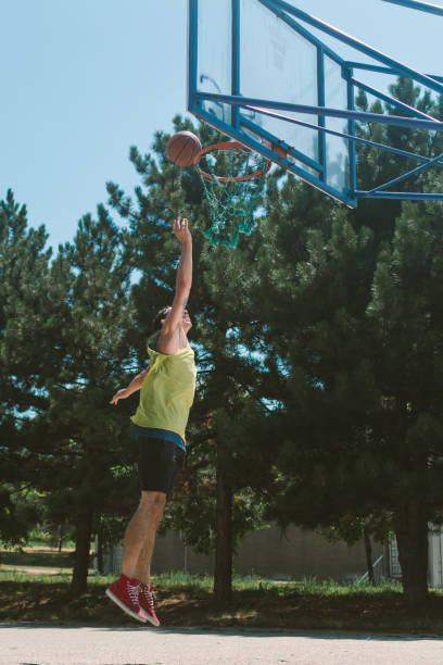 istock Lay up to score 812661094