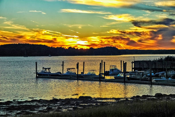 istock Dover New Hampshire Boat Dock and Sunset 812788328