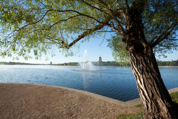 parque do centro wascana regina saskatchewan canada - wascana lake - fotografias e filmes do acervo