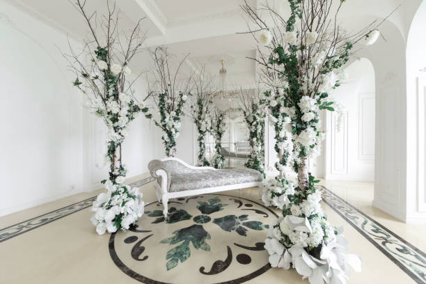 istock Luxurious vintage interior with mirror in the aristocratic style 812920148