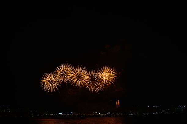 fireworks5358 Photo of fireworks taken at the Seoul International Fireworks Festival 기념일 stock pictures, royalty-free photos & images