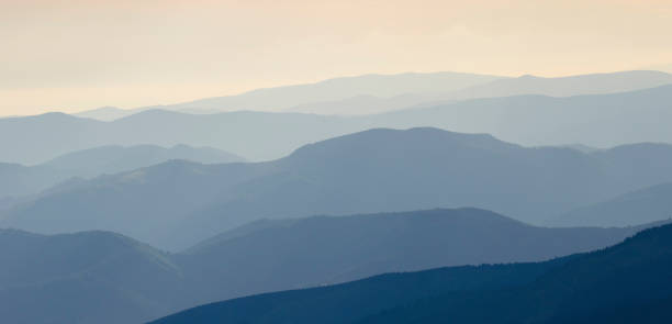 istock Outlines of the mountains 813038146