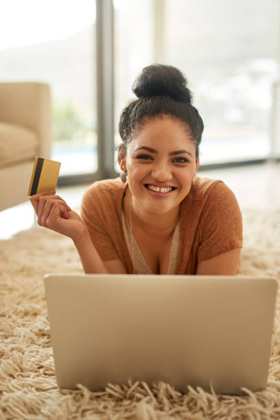 istock One doesn't need to leave the house to make payments 813102954