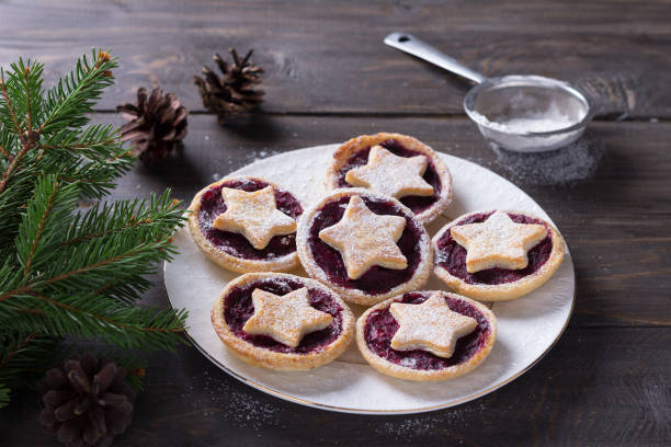 istock Christmas holiday cookies with cranberry jam 813176806