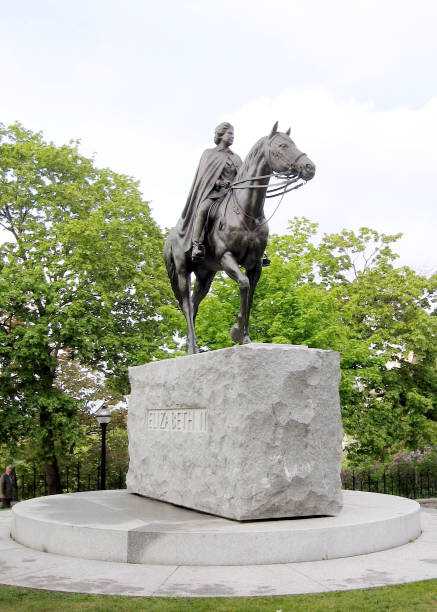 istock Ottawa Parliament Elizabeth II Statue 2008 813229040