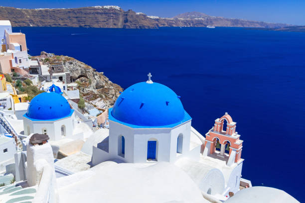 istock Beautiful Oia town on Santorini island 813272530