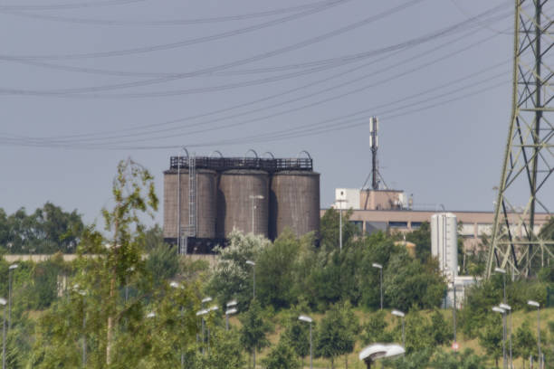 istock Industrial building at the horizon 813284068