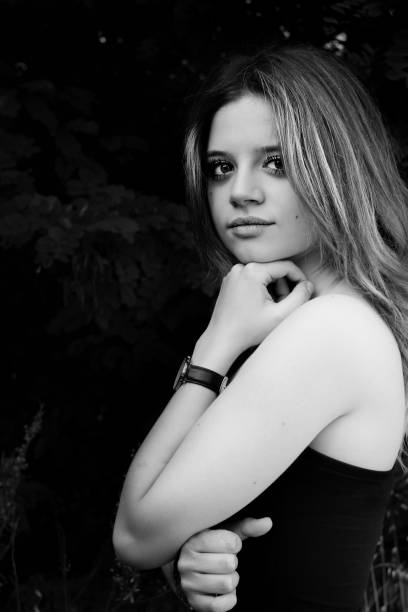 istock Black and white American plan of model that lood at camera 813284096