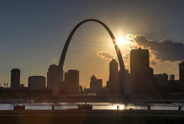 istock St. Louis, Missouri Skyline 813304178
