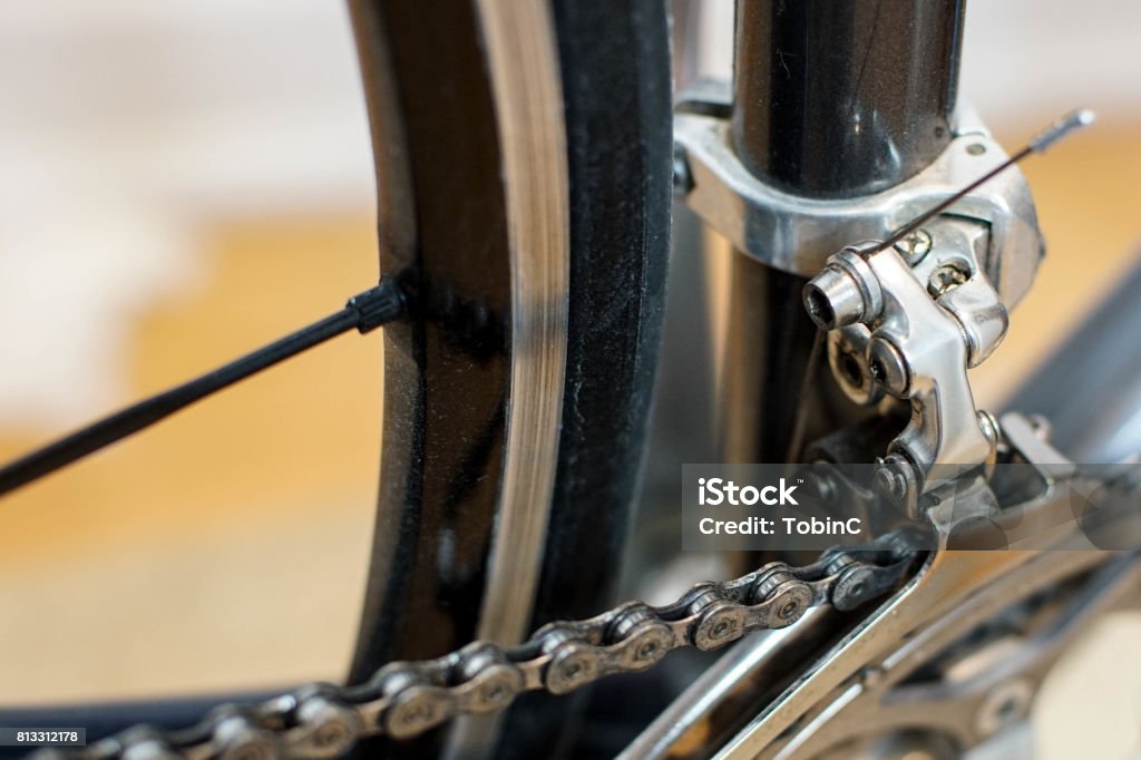 Tibio lavandería bahía Bicycle Front Derailleur On Road Bike Stock Photo - Download Image Now -  Alloy, Aluminum, Backgrounds - iStock