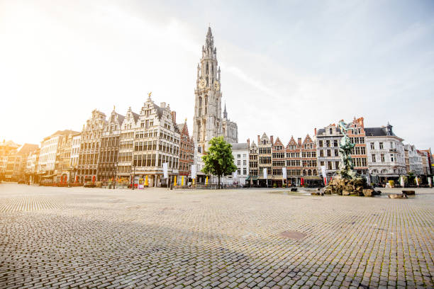 stadt antwerpen in belgien - middle ages architecture and buildings place of worship church stock-fotos und bilder