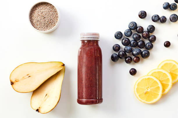 healthy smoothie drink with fresh fruit and chia - vitality food food and drink berry fruit imagens e fotografias de stock
