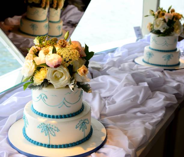 istock California Tropical Wedding Cake 813421162