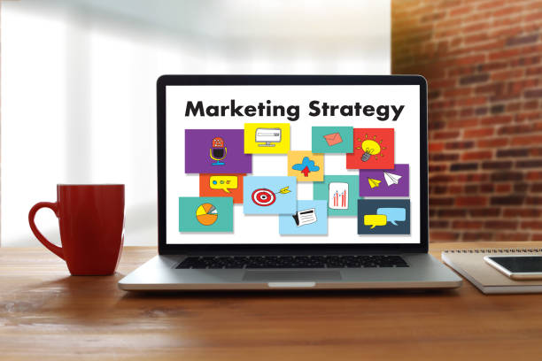 istock Marketing Strategy technology business man working on laptop computer DIGITAL MARKETING concept 813507698