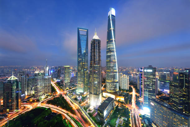 istock Shanghai's Lujiazui Landmark Skyscraper 813697736