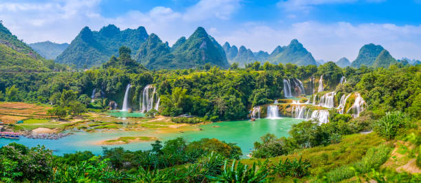 Waterfall Guangxi Chinese Detian cross-border waterfall cascade range photos stock pictures, royalty-free photos & images