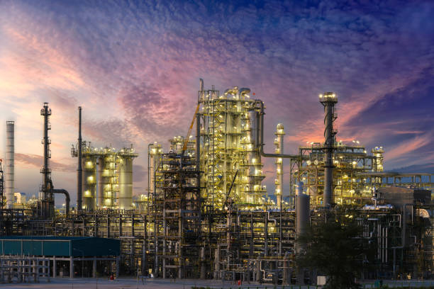 istock Oil refinery plant 813892904
