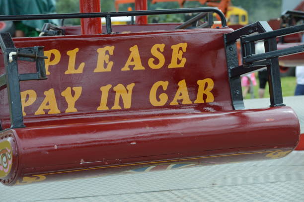 istock Please pay in car sign. 813899212