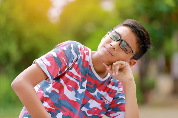istock indian child on eyeglass 813940382