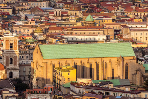 ナポリのサンタ ・ キアーラ聖堂 - santa chiara ストックフォトと画像
