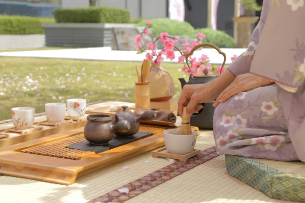 matcha chado Japanese woman stirring the green tea hot mix plant stock pictures, royalty-free photos & images