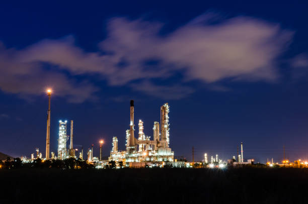 istock Night scene of oil purify plant. 814316892