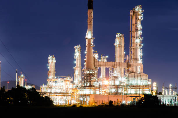istock Night scene of oil purify plant. 814322736