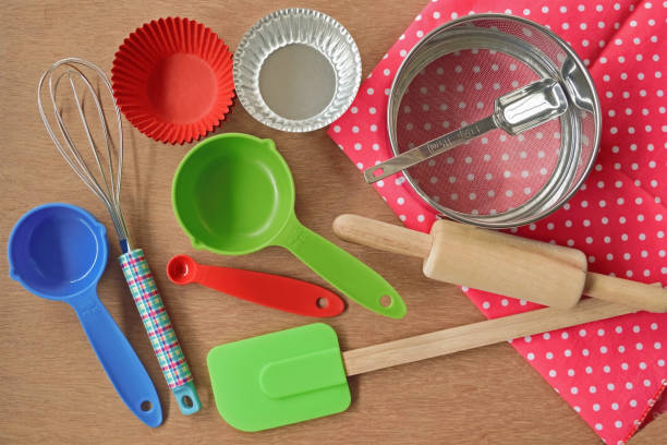 istock Set of kitchen and bakery tools on wood table 814322756
