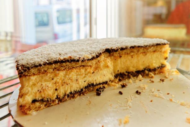istock Italian cream cake in Florence 814344674